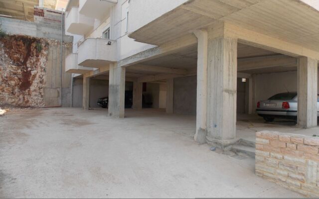 Eleana Apartments