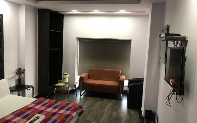 Hotel Saya Deluxe New Delhi Railway Station by ADB Rooms