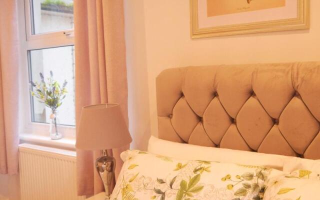 Guestling Hall Hotel