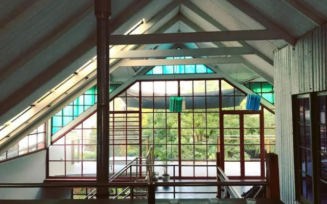 (Sub)urban retreat