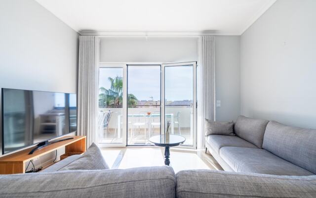 Bright and Modern 2 Bed Apartment Vale de Parra by Ideal Homes