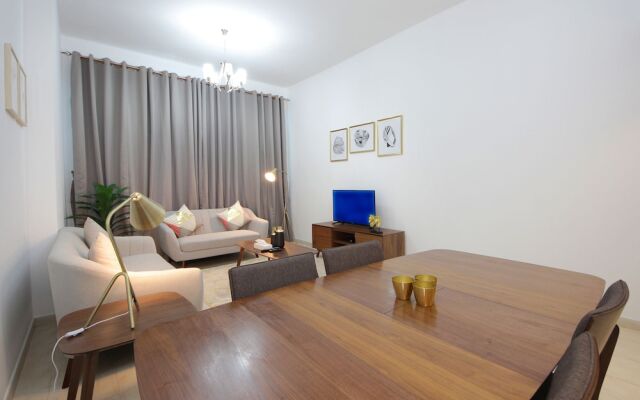 Signature Holiday Homes - Al Fahad Dubai