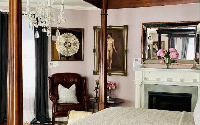 1000 Islands B&B – The Bulloch House