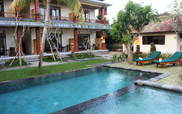 Nyoman Sandi Guest House
