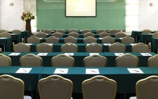 Pengke Hotel (Shenzhen North Railway Station)