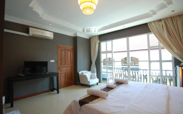 Pillar Hotel