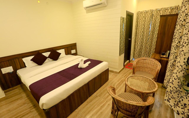 OYO Premium Tapovan 1