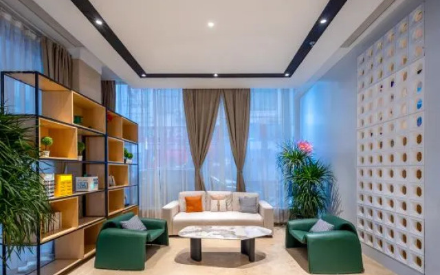 Elong Anyun Hotel (Haikou Friendship Sunshine City Haiken Square Branch)