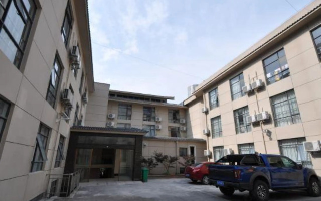 Shengjing Yijia Hotel