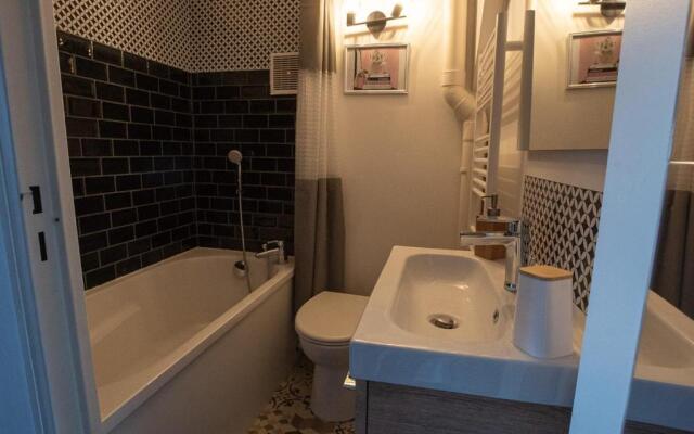 Flat With Balcony 7min From The Beach
