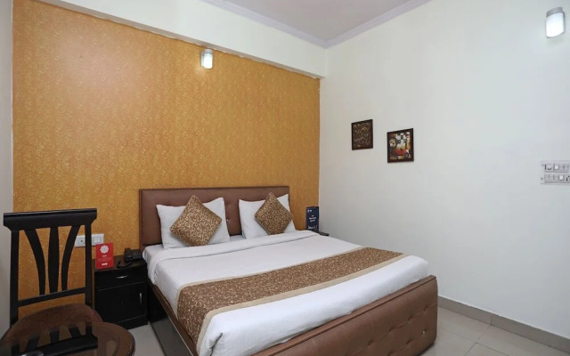 OYO 14875 The Imperial Residency