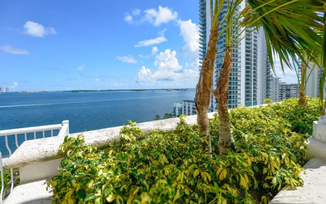 The Club at Brickell Bay