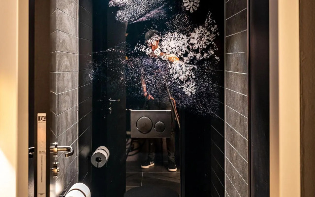 Me and All Hotel Dusseldorf Oberkassel, by Hyatt