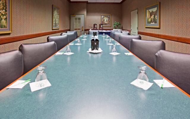 Holiday Inn Hotel & Suites Madison West - Middleton by IHG