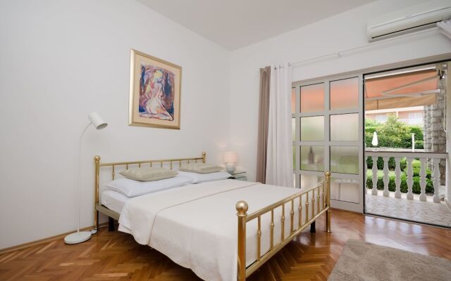 Apartments Sinisa