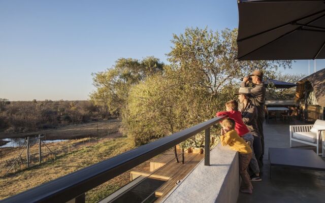 Nako Safari Lodge