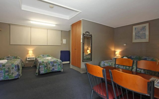 Tandara Hotel Motel