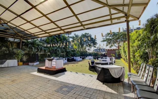 Hotel Signature By FabHotel