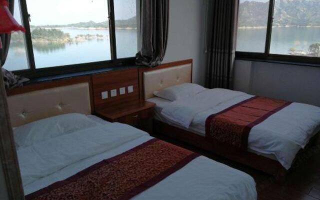 Xibaipo Jinbo Lake Guest House