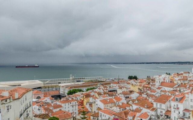 Modern Apartment in the Heart of Alfama