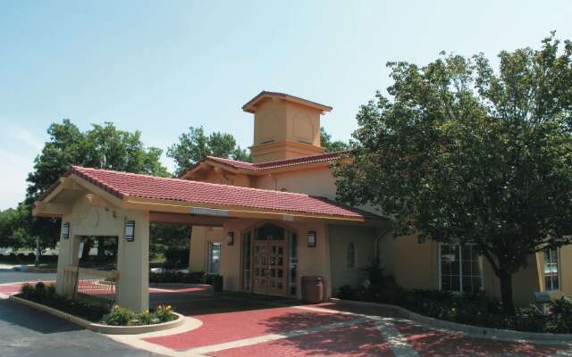 La Quinta Inn by Wyndham Kansas City Lenexa