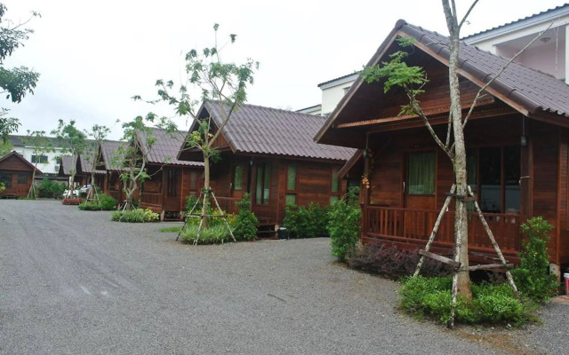 Ruenthong Resort Surat Thani