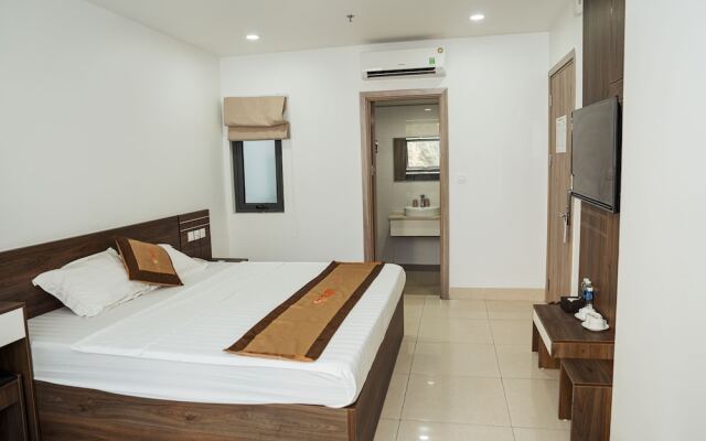 Ruby Hotel Cat Ba