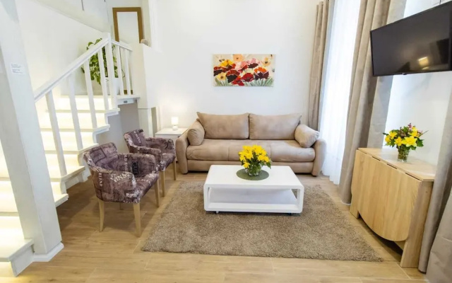 Bonne Chance Apartments