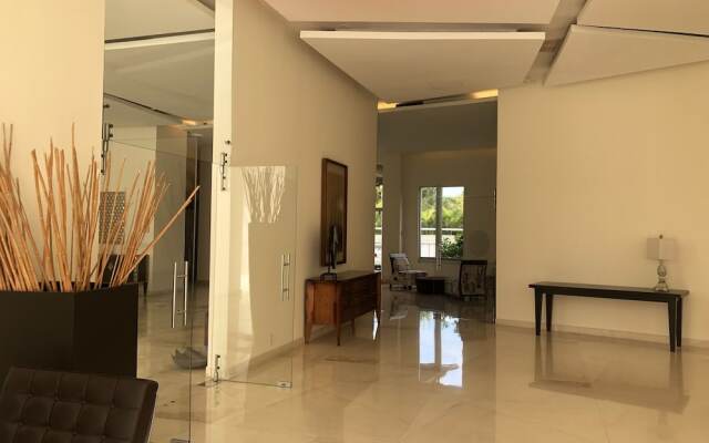 Peninsula Cancun Beachfront