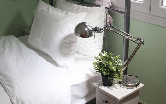 Ambelokipi. Spacious Sunny Apartment
