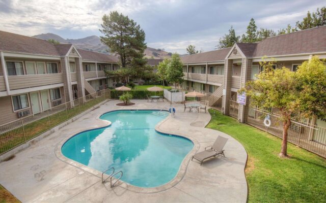 Good Nite Inn - Calabasas