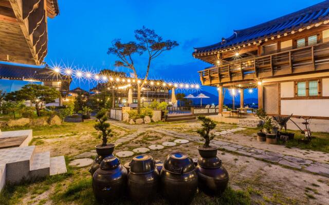 Gyeongju Seonamsan Hanok Stay