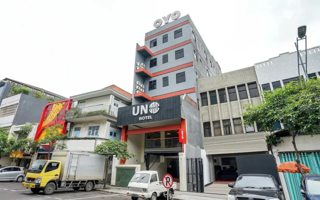 Hotel O Genteng Near Genteng Market Formerly Uno Hotel