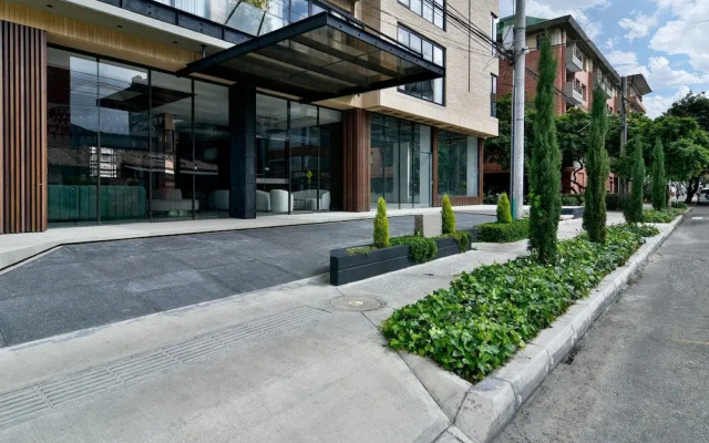 w Elegant 1BR w/ Great Deco in Unicentro
