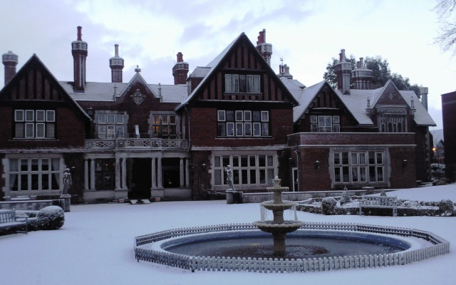Macdonald Elmers Court Hotel