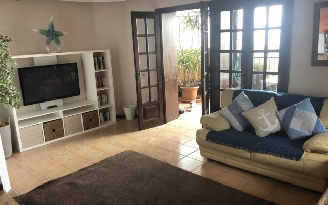 Immaculate 3-bed House With a Sea View in Macher