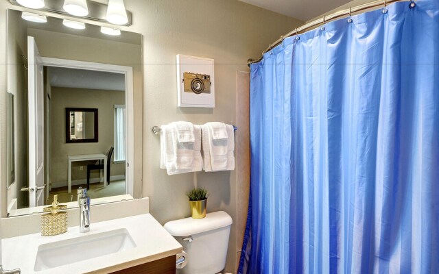 Fountain Court Cascade Retreat - Two Bedroom Apartment