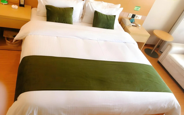 GreenTree Inn Xinyang Gushi County Liaocheng Avenue