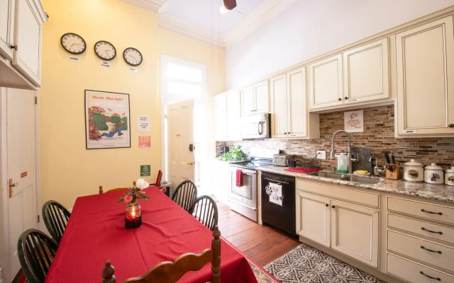 Auberge Nouvelle Orleans Hostel