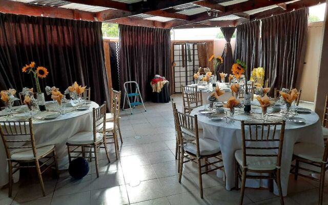 Savoy Lodge With Breakfast Included - Budget Triple Room 5