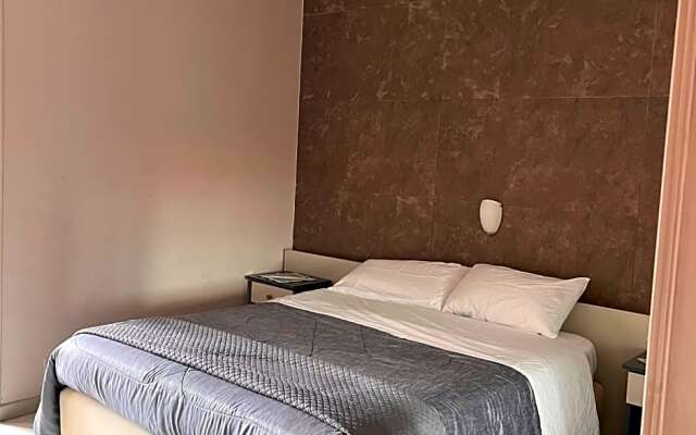 Hotel Mary