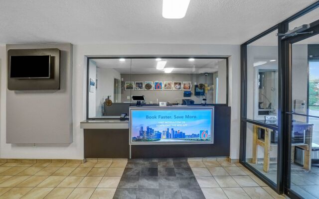 Motel 6 Lexington East