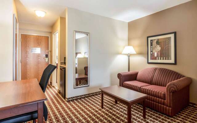 Quality Suites Paducah I-24