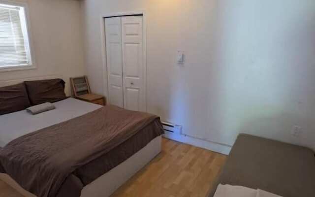 Vancouver Backpacker House