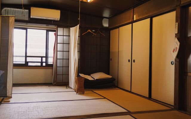 Gojo Guest House - Hostel