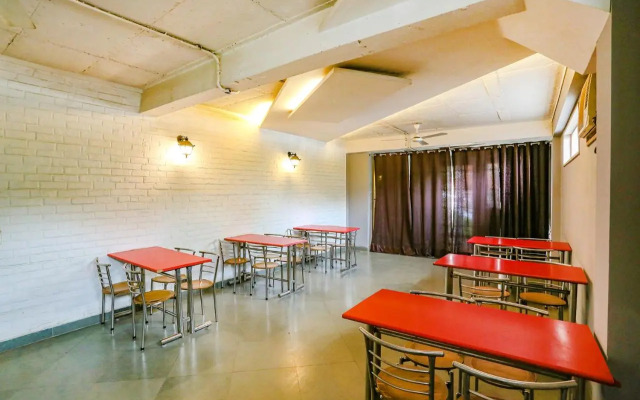 FabHotel Huda Sushant Lok