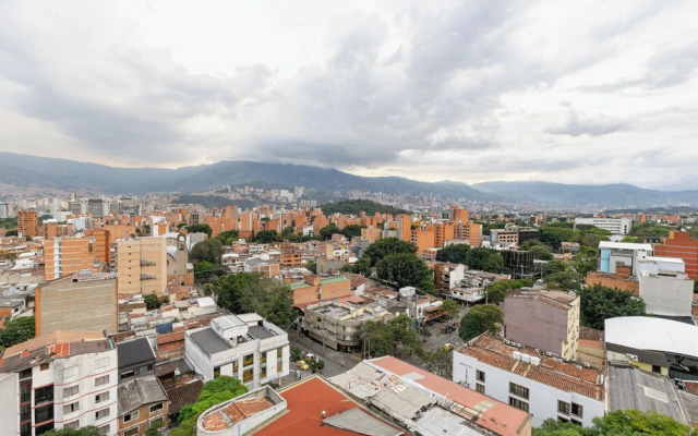 Cold AC K Fast WiFi Medellin Paradise