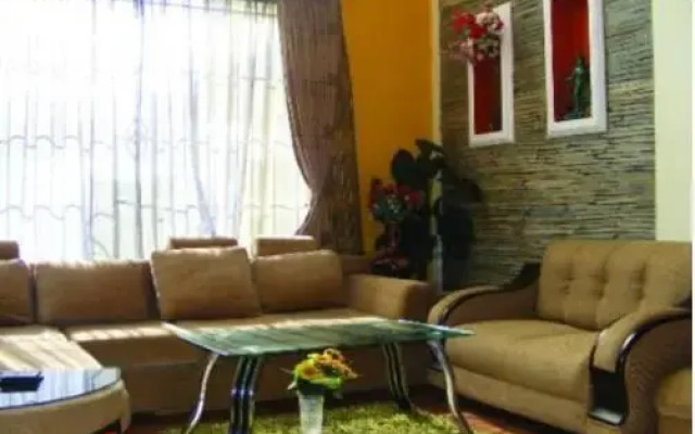 Du Nepal Inn & Lounge