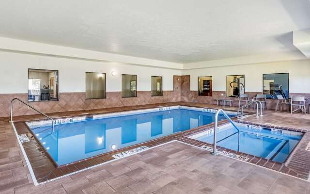 Comfort Suites Merrillville near US 30