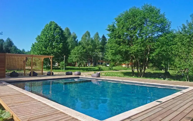 Pihtoviy Bor Hotel